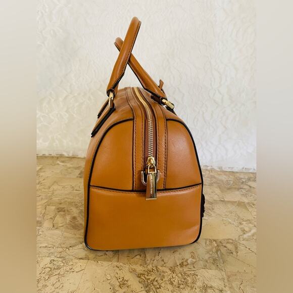 MICHAEL kids Saddle 3D Floral Embellished Women's Bag satchel crossbody - Picture 4 of 6